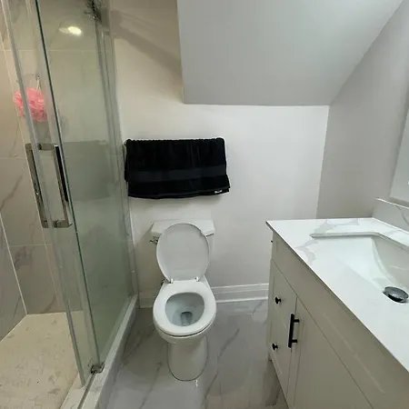 Spacious 2 Bedroom, 2 Bath Suite Toronto Exterior photo