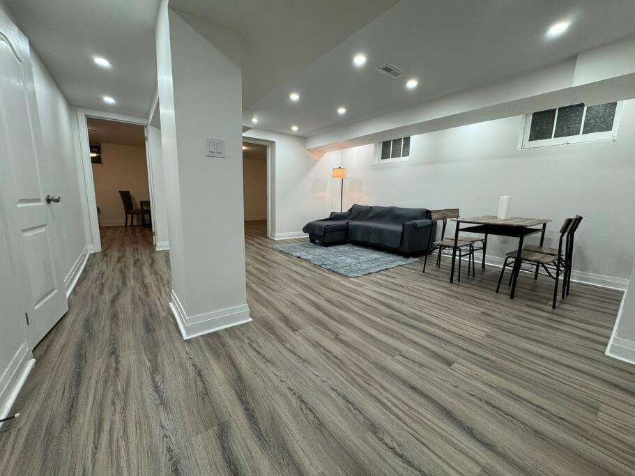 Holiday home Spacious 2 Bedroom, 2 Bath Toronto